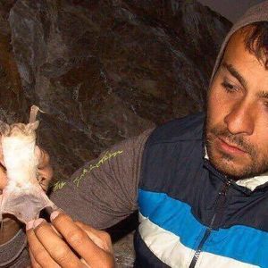 Meet your Posher, Biólogo edmundo huerta